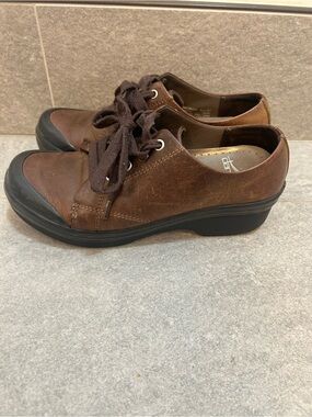 Dansko Brown Leather Lace-Up Comfort Shoes